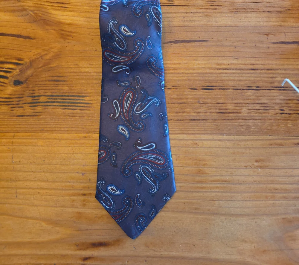 Men's Paisley Silk-Blend Tie in Navy with Red & Blue Accents